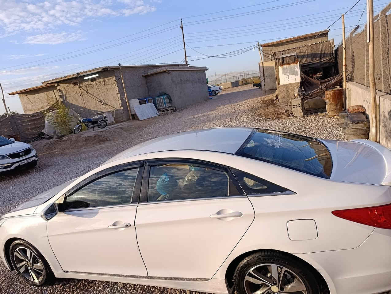 خليجي موديل 12 جاهزه من كلشي مكينه 2400 بيها صبغ عام   مكفوله من االضربه وتبديل سعرها 90 وبيها مجال *********** بي واتساب مكاني ديوانيه وحالين بغداد بدوام

