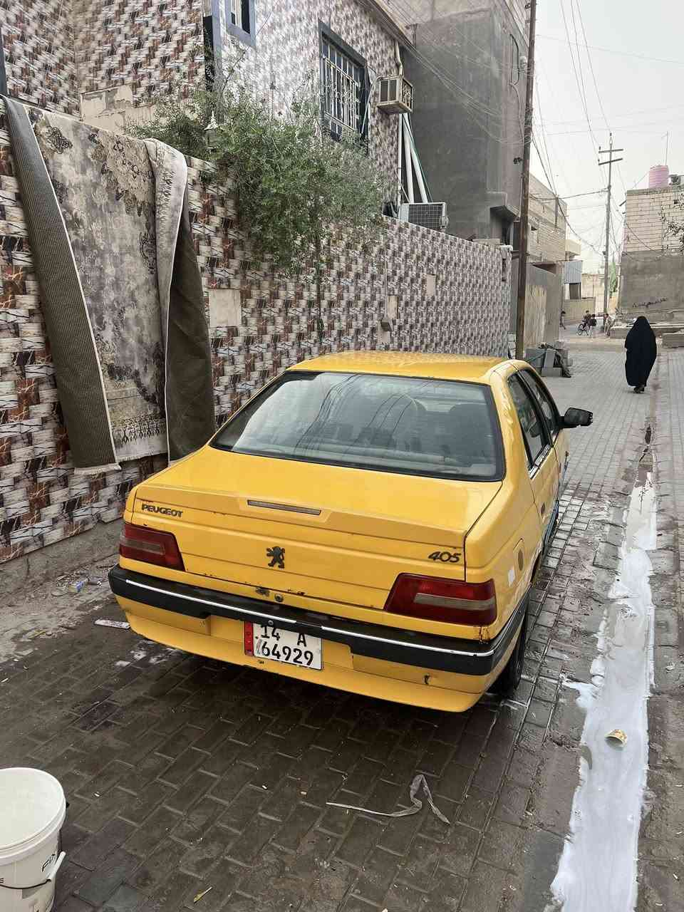 يالله السلام عليكم سياره بيجو 405 لميس السياره كشرها شوفت عينكم كير ومحرك محور كورله بيكاجو نحله ترايك وين ماتريد المكينه خير من الله السياره توها صاعده هزه ومصفره هيئه وغزامات وبسمي كهربائيات كلها شغاله عمي السعر ٤١ وبيها مجال للشراي بلا زحمه الي يكلي ٣٥ مابيع الله يوفق الجميع 
***********
