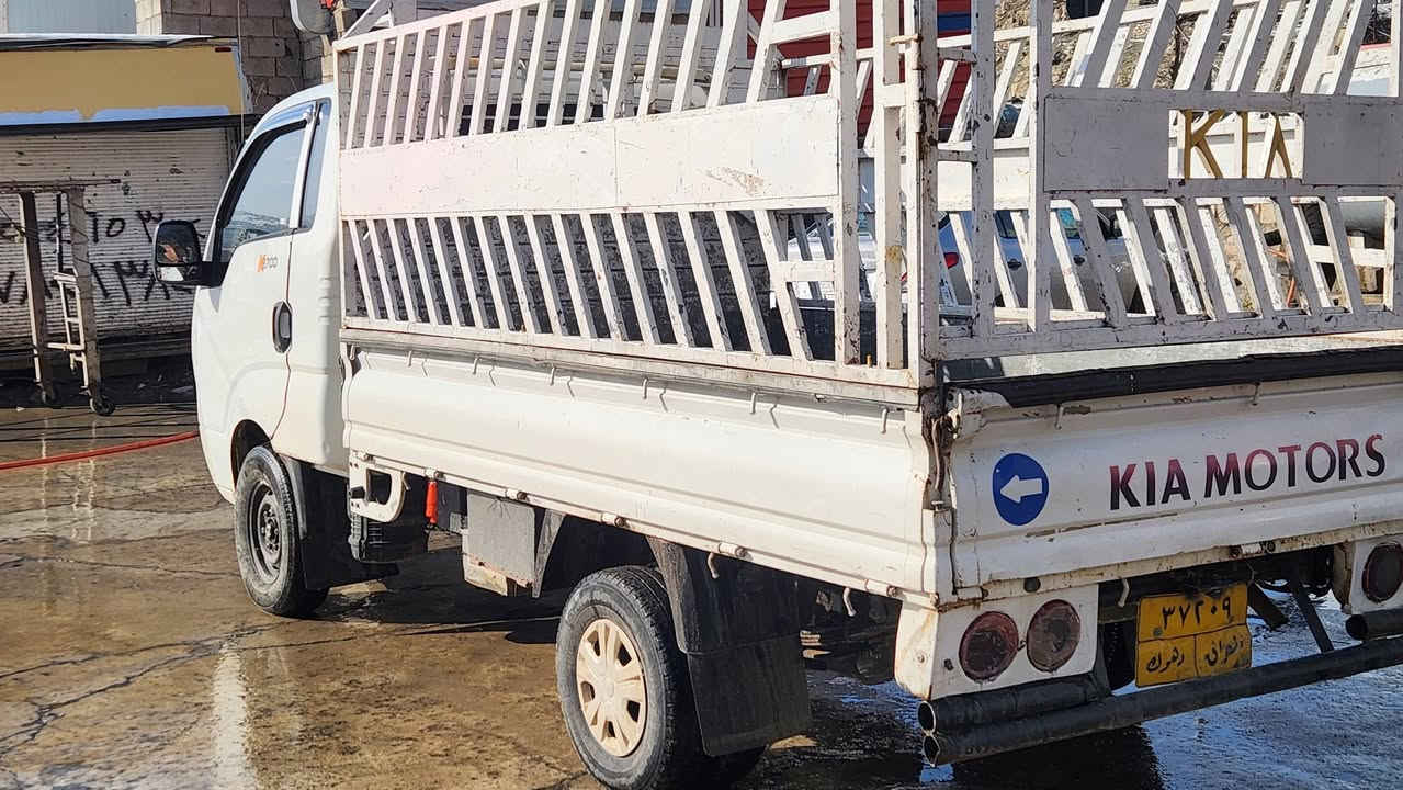 کیا دووتەنی 2700 مودیل 2011 کیرومەکینە شانسی بەشەرت تەنها یەک بستی سبوغە سەنەوی مانگەک بەسەرچویە یک دینار مەسروفی تێدانیە سعری 95وەرەقەیە *********** .
