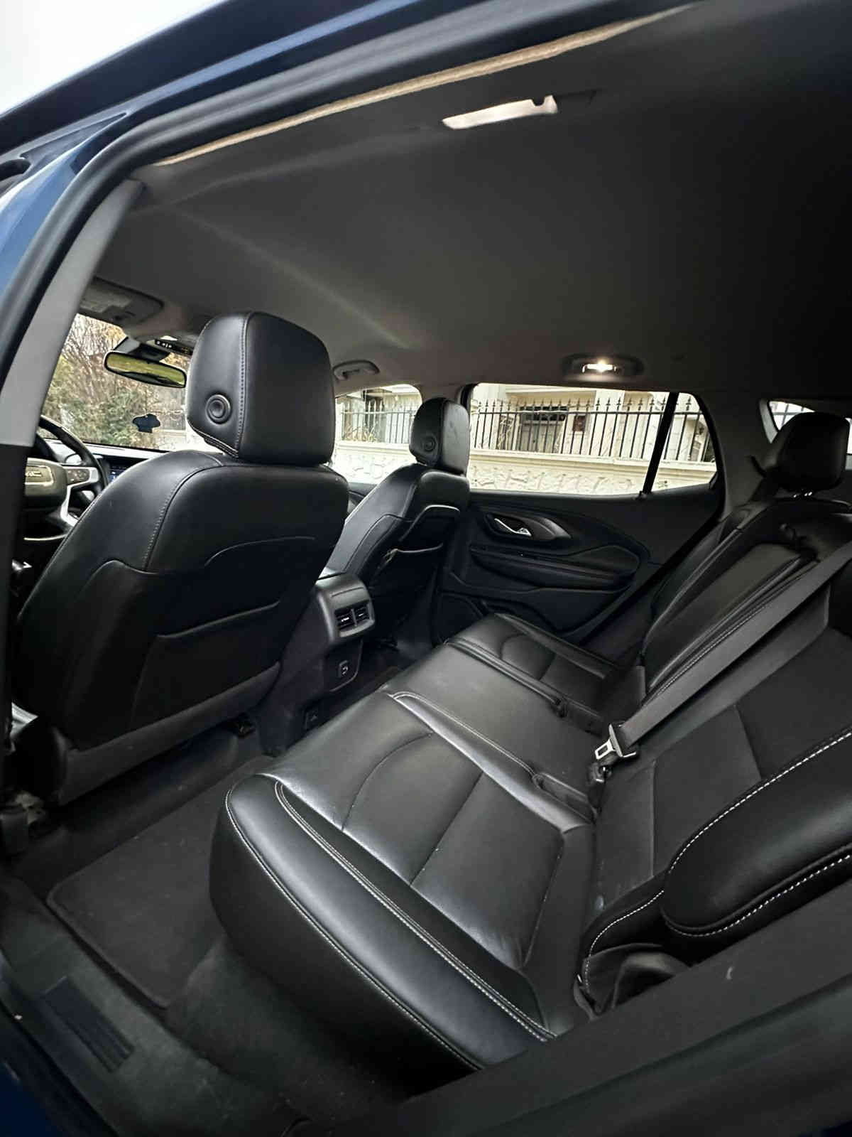 السلام عليكم

جمسي تيران فئة SLT  موديل 23

السعر 158 ورقة رقم أربيل للبيع او المراوس حسب القناعة 

حادثها 3 قطع صبغ

ماشية 52 الف كيلو يعني 32 الف ميل

مواصفاتها:

بصمة

فور ويل

خمس بصمات مع دخول ذكي

كشنات جلد اصلي

تدفئة كشنات + استيرن

تبريد منفصل

كراسي كهرباء

كرسي خزن

جنطة كهرباء

اندرويد اوتو

تحكم استيرن

كاميرا خلفية

تشغيل عن بعد

تطعيم صاج داخل المركبة

هاند بريك بصمة

كير بيانو

كل التفاصيل منشورة مع صور الحادث

مكان السيارة بغداد – الغزالية

للتواصل اتصال + واتس اب

***********
