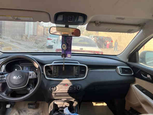 أن
سورنتو 2019 واردي امريكي ضربته جاملغ وربع البنيد 4سلندر مواصفات الامريكيه 7راكب ماشيه 74ميل رقمه بغداد السعر 165وبيه مجال

***********
