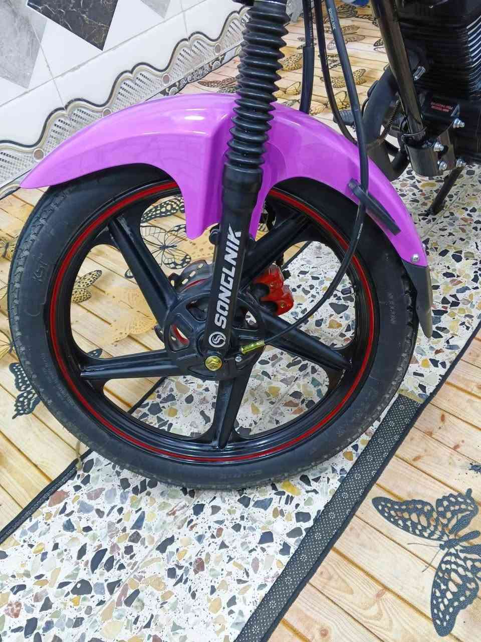 السلام عليكم دراجة ماكس وان موديل 2026 صارلها عشرين يوم من نازلة دراجة زيرو زيرو جديدة بمعنى الكلمة صالنصة كاتم خمسة كير سلف زائد هندر كهربائيات كلها شغالة مابيها شخط اوراقها كاملة السعر 850 وبيها مجال قليل 
العنوان بغداد الشعلة 
***********
ومتوفر واتساب
