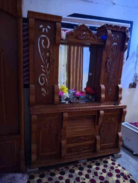 السلام عليكم غرفه خشاب لبيع سعر خاص ***********
