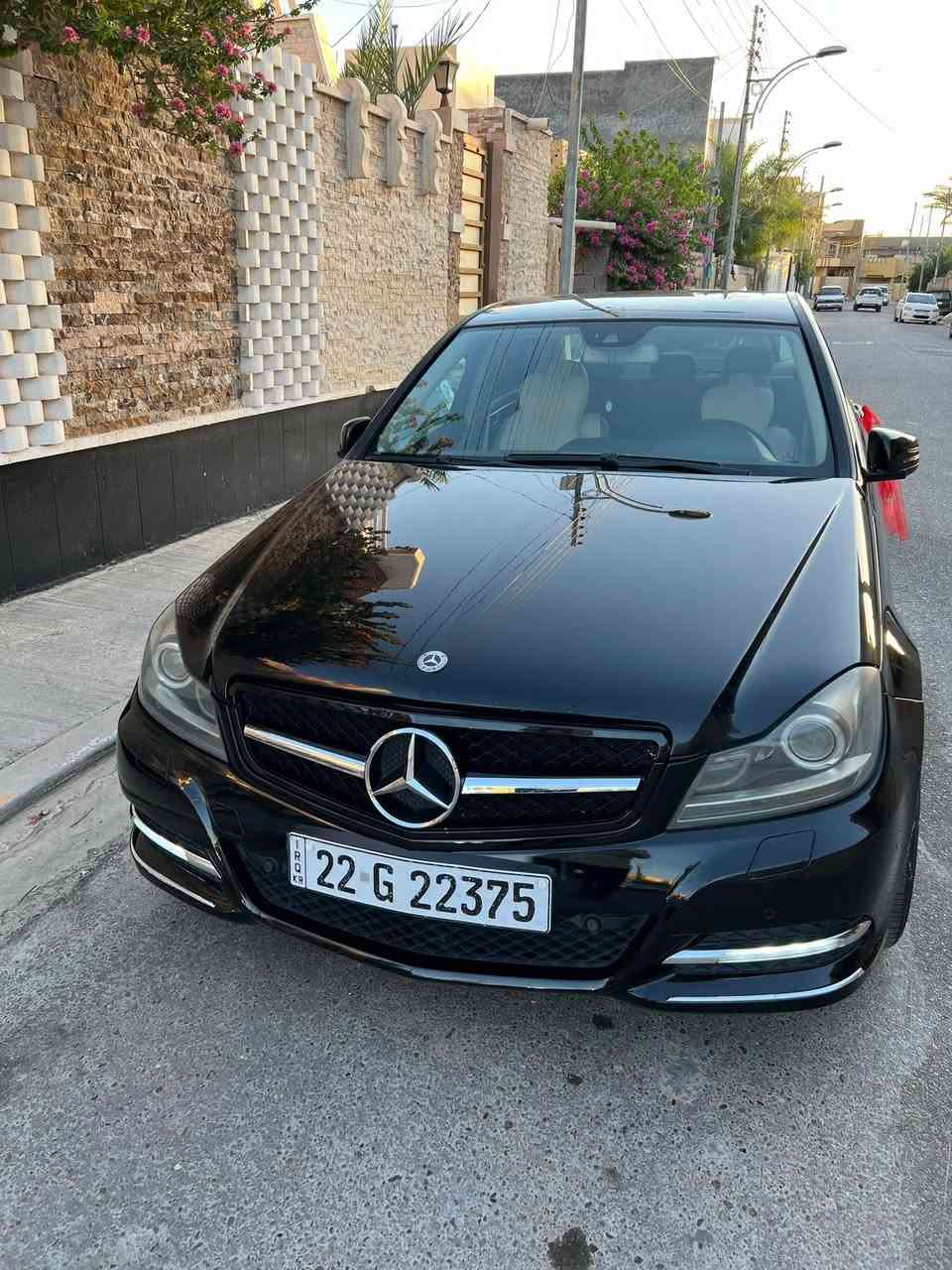 السلام عليكم
مارسدس سي كلاس 2012
‏w204 خليجي وكالة اربيل 
تو ويل مكينة اربعة سلندر تيربو صفر مسج
بردة الخلفية كهرباء ماوس 
حساسات امامي خلفي لايتات زنون داينمك بكلايت لد  
باقي التفاصيل والمواصفات والممشى والصبغ كلها واضحة بلصور استفسار اكثر اتصل على الرقم
السيارة عندي خمس سنوات دهن ماء غراض كلشي اصلي اخلي 
السعر 130 ورقة وبيها مجال 
مكان السيارة الفلوجة - بغداد
***********
