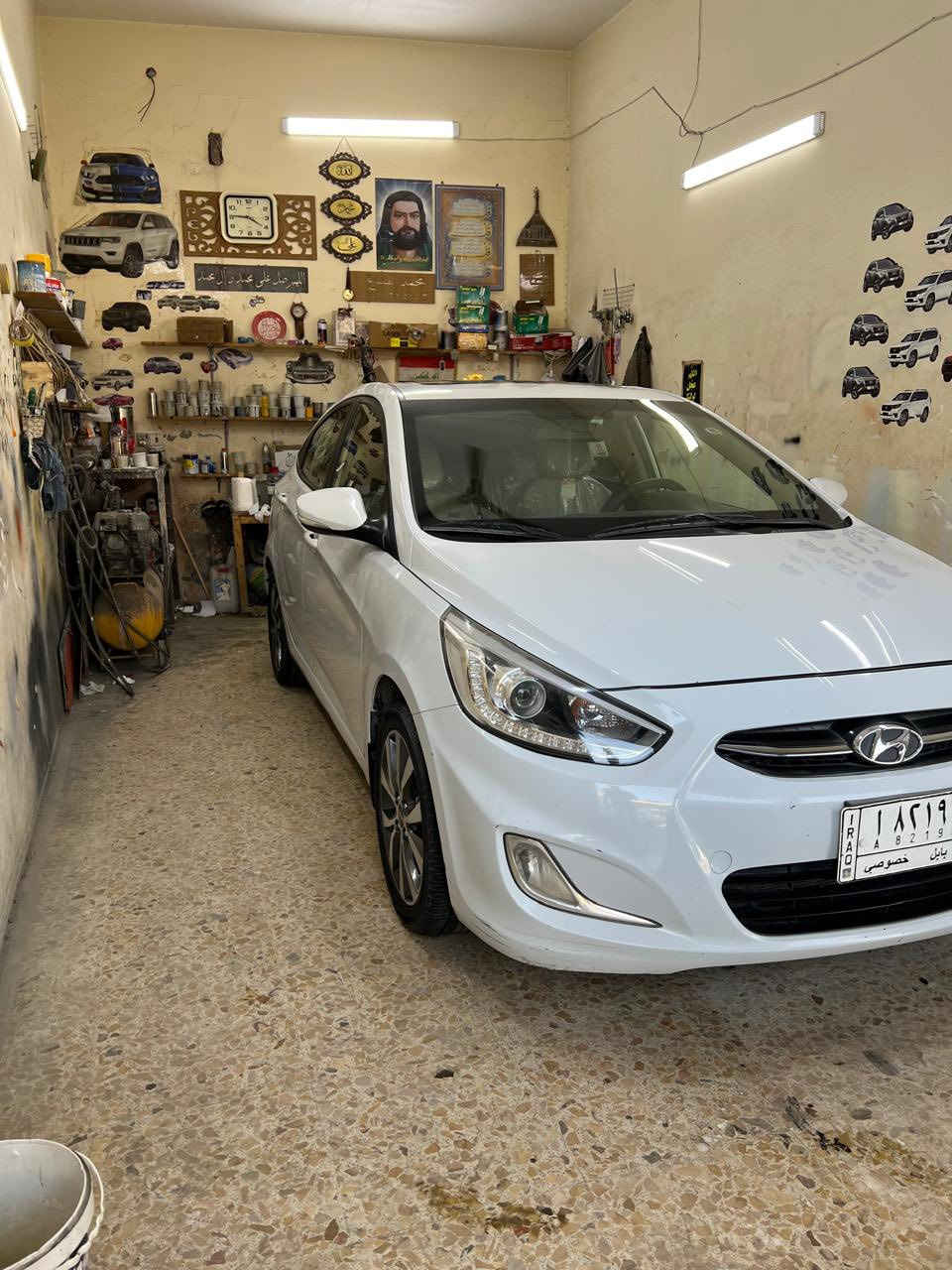 السلام عليكم 
اكسنت ١٨ خليجيه بيهه بارد قليل
***********
