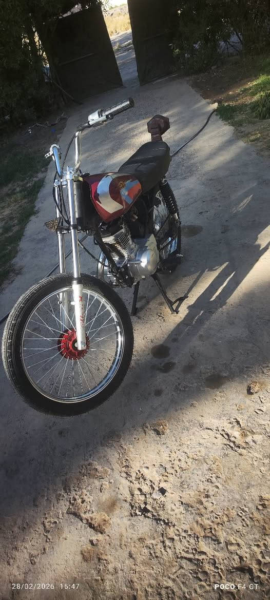 سلام عليكم دراجه للبيع موديل 23 ولشاصي موديل عشرين لنضافه فول كله جديد شلعه ومعدل تشك لكاع (اوراق صولي )مكاني حله مركز  سعر ٤٥٠وبيه مجال رقم ***********
