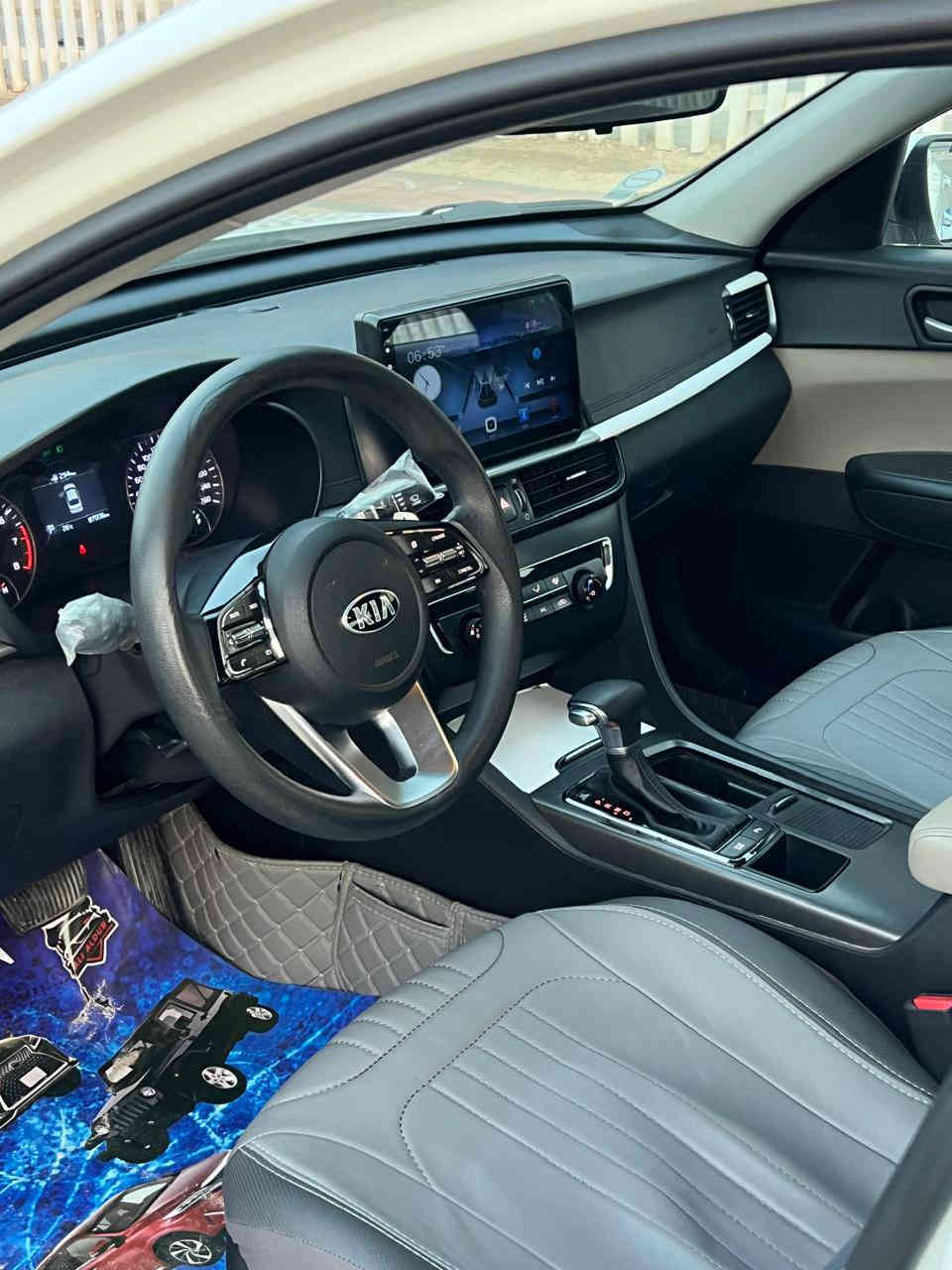 كيا اوبتيما 2019 خليجي رقم ذي قار الجديد السيارة مكفوله كفاله عامه ضربه وصبغ وتبديل وبارد موصفات الشركة الدولية 
محرك 2400 حساس امامي خلفي شاشة جبيرة تحكم فول مريات شفط سبير مانازل 
ماشيه 87 حقيقي 
السعر 198 وبيها مجال الشراي يتصل وبلخدمه ***********
