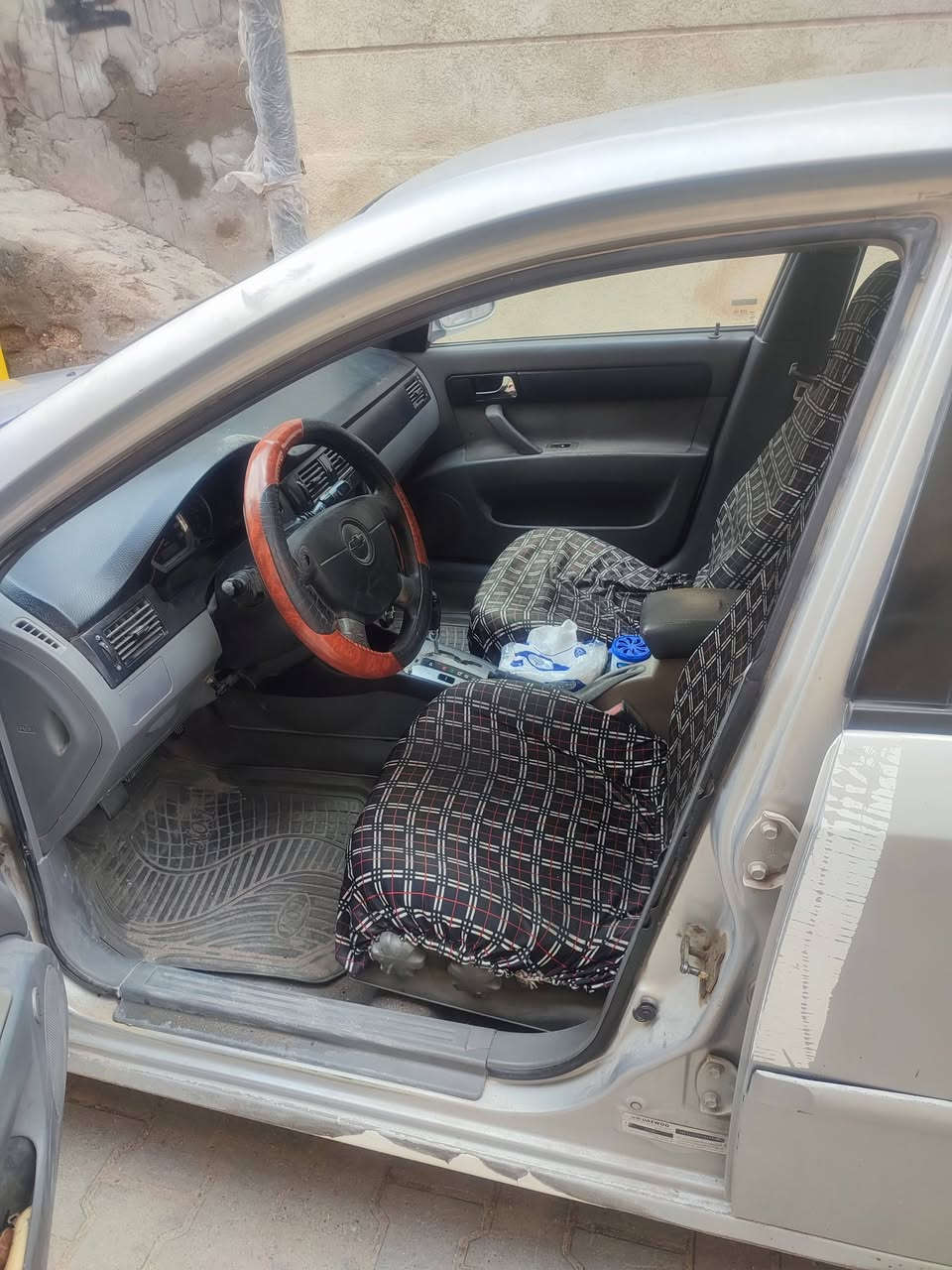 سيارة اوبترا موديل 2007 
كير اوتوماتيك 
مكانها  البصرة 
السعر 50


**إذا كنت صاحب هذا الإعلان وتريد حذفه لأي سبب، رجاءا أرسل رسالة إلى الدعم الفني**