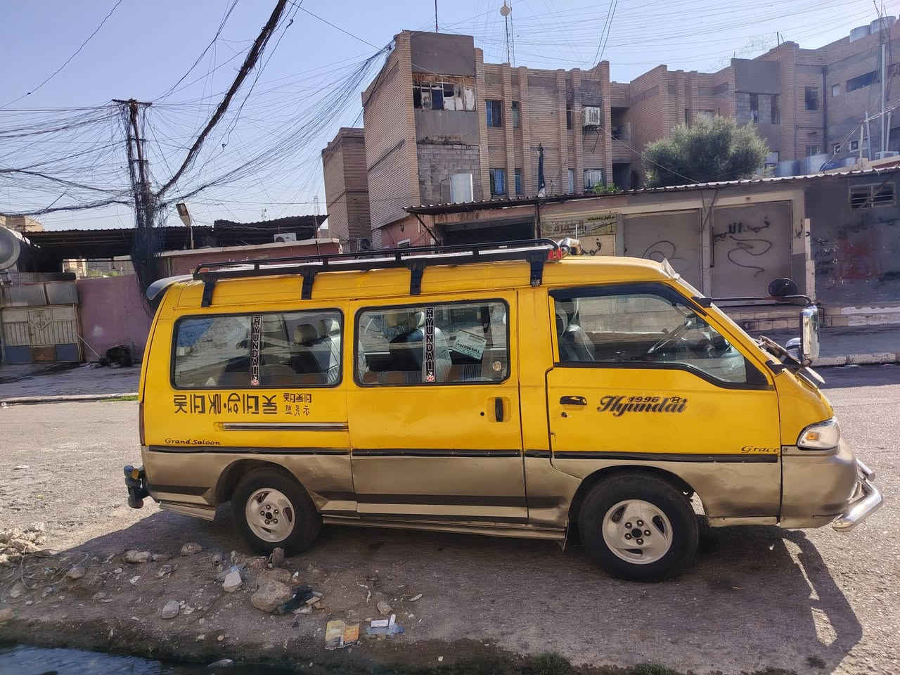 السلام عليكم هونداي موديل 96 رقم مشروع وطني  هيئة مصفرة قرامه عليها 500 تنزل من سعرها طخم تواير جدد. مكان الموصل السعر 35 بي مجال باقي تفاصيل خاص او اتصل او واتساب ***********
