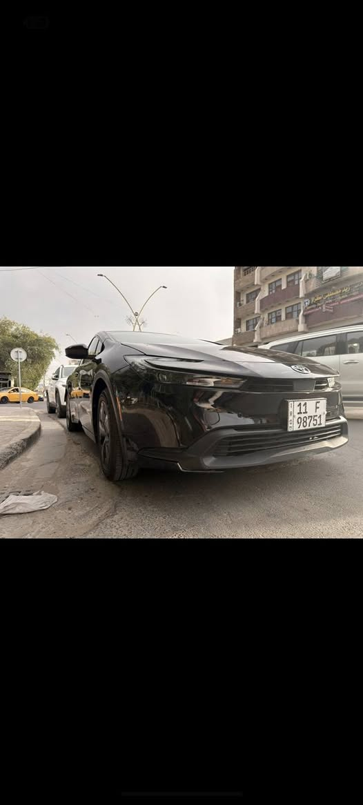 تويوتا بريوس موديل ٢٤ ماشيه اقل من ٨٠٠٠ مايل السياره جديده وجاهزه بدون نقص ضرر تبديل فقط بنيد بدون داخل شواصي لغود اير باك برده ستيرن طاك لون اسود بأسمي السعر ١٦٠$ الشراي يتصل محرك ٢٠٠٠  *********** اعظميه بغداد, العراق
