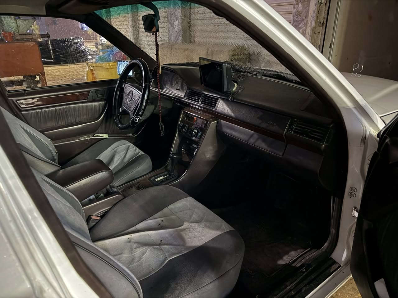 مارسيدس 300 مديل 92 محرك بلادي عنكبوت مديل 92 حداديه 95 ‎%‎ شرط التحويل العنوان سامراء  السعر 60$ كشنات جلد تبريد مصبوغه عام #للتواصل___والاستفسار***********
