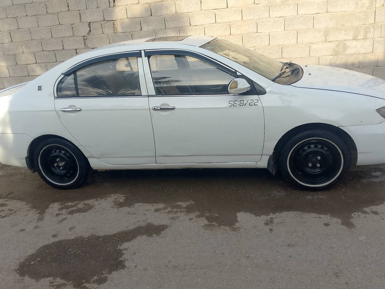 سياره للبيع
نوع نيفان 
موديل 2013
سياره كفالة عامه من الضربه والصبغ كما موضع بالصور 
سياره بلاد كير عادي 
سياره باسمي 
مشروع وطني رقم إنكليزي 
السعر 50 ورقه وبيها مجال 
عنواني شطره
التواصل 
***********
