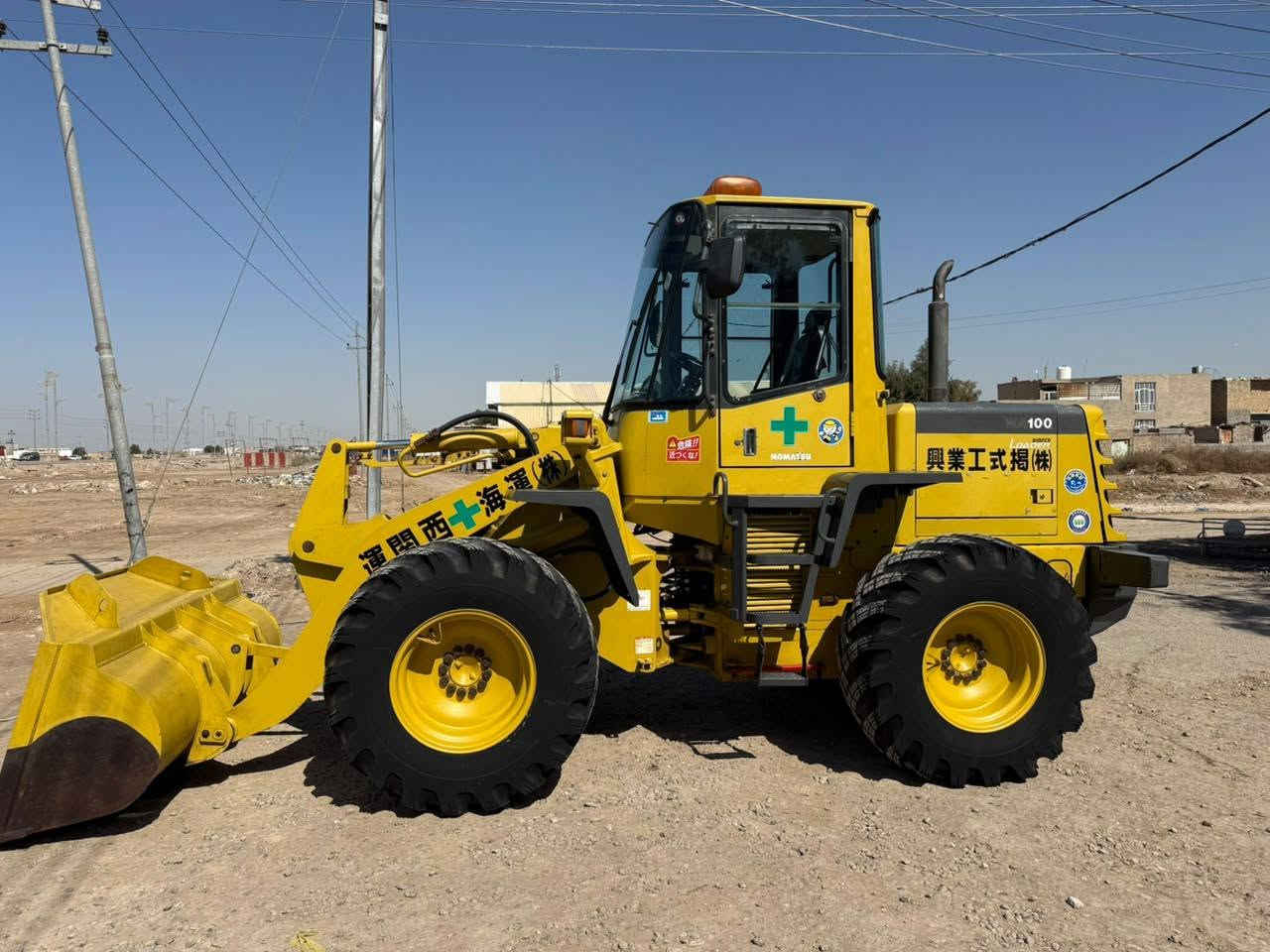 كوماتسو حجم WA100 محرك 6 سلندر كير مكانيك تبريد بلادي مكفول كفاله عامة دخول جديد مامشتغل بالعراق شفل جديد جداً العنوان واسط الصويرة ***********
