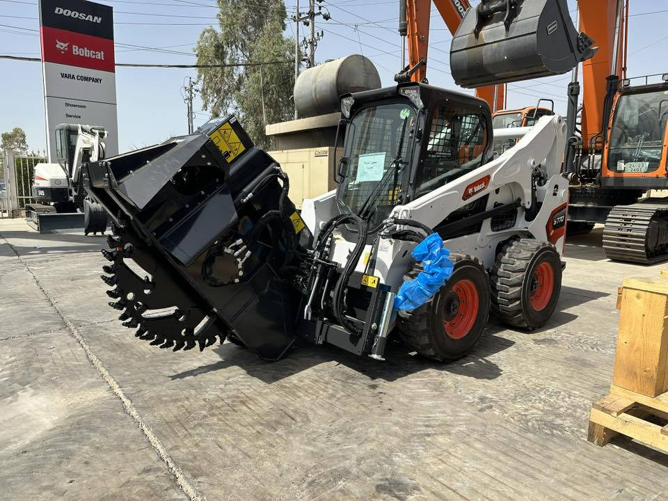 شفل بوبكات حجم s770 مع منشار موديل ٢٠٢٤ صفر، ضمان سنة او ١٠٠٠ ساعة متوفر  للمزيد من المعلومات اتصل على رقم ***********-***********
