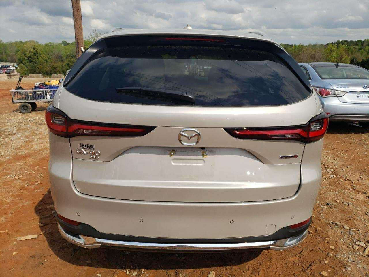 🔥

للبيع مازدا CX-90 موديل 2024 – جديدة كلياً

✔ حادث بسيط جداً كما موضح بالصور
✔ بدون صبغ نهائياً
✔ بدون تبديل قطع
✔ فول مواصفات
✔ سيارة نظيفة جداً وحالتها ممتازة

💰 السعر قابل للنقاش للجادين فقط
واذا اكو مراوس بسيارتين يكون افضل 
لان احتاج سيارة ثانية للبيت

📍 المعاينة خير دليل

📞 للاستفسار: ***********

