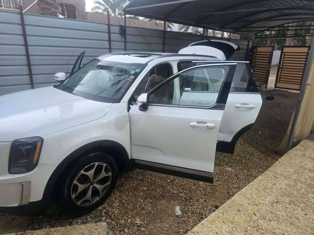 السلام عليكم
كيا تلورايد موديل 2020
تفاصيل داخل المنشور فول سياره 
بسمي هزه جديده ورقم سنويه بسم***********
