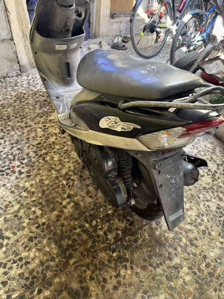 سلام عليكم دراجه ماكس منغولي للبيع الدراجه كامله كل نقص ما بيهى اله القليل الكهربائيه كلهى شغاله كل نقص ما بيهى شلعه ومعدل حلوات كلش مكاني بل مدينه الحبيبيه يم وليد ابو الكص السعر 450وبيهى مجال ***********
