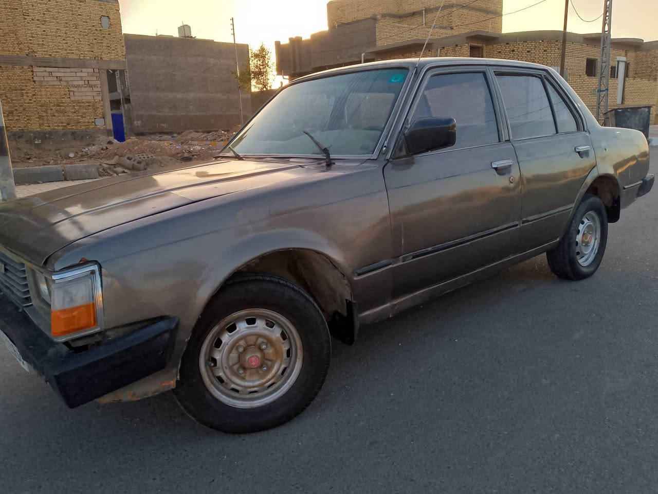 السلام عليكم كرونا موديل 82 مكينه وكير بلاد جدد لاتبخير ولاتنقيص شرط حداديه جديده تخم تاير جديد كهربائيات شغاله كلها دواخل مدوشمه جلد مسجل سماعات بلوتوث سستم كامل تبريد ثلج بلاد مكفوله من الكص والنقل والعيب الشرعي رقم نكليزي راعيه يمي موجود تريد تحويل تريد وكاله مكاني ناصريه مركز السعر 25 وبيها مجال استفسار *********** اخوان مكلف بالنشر هذا رقم راعيه واتصل
