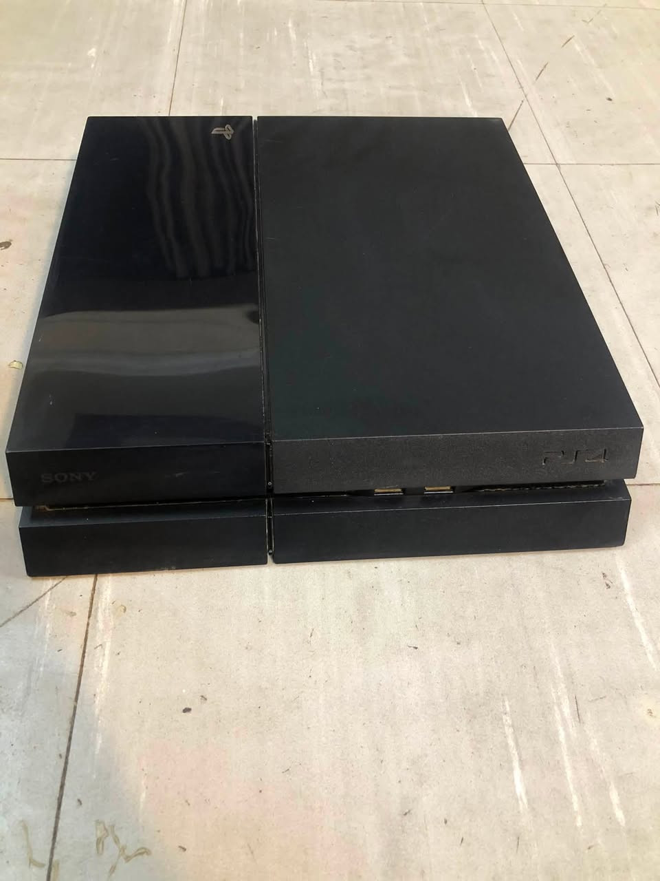 سلام عليكم بلي فور فات ذاكره 500 مع ملحقاته HD+فيشه تشغيل + جوستكات عدد2 تشغيل اون لاين خير من الله مابي اي نقص (ملاحضه البلي مابي العاب )
و بلازما LG اصلي حجمه 55 بوصا صوت وصوره خير من الله فول اج دي وصوته محيطي وواضح جدا تجي تفحص وتشوف 
سعر البلي 200 وبي مجال حك الجيه 
والبلازما 275 وبي مجال بسيط 
*********** 
هاذ رقم بي واتساب
