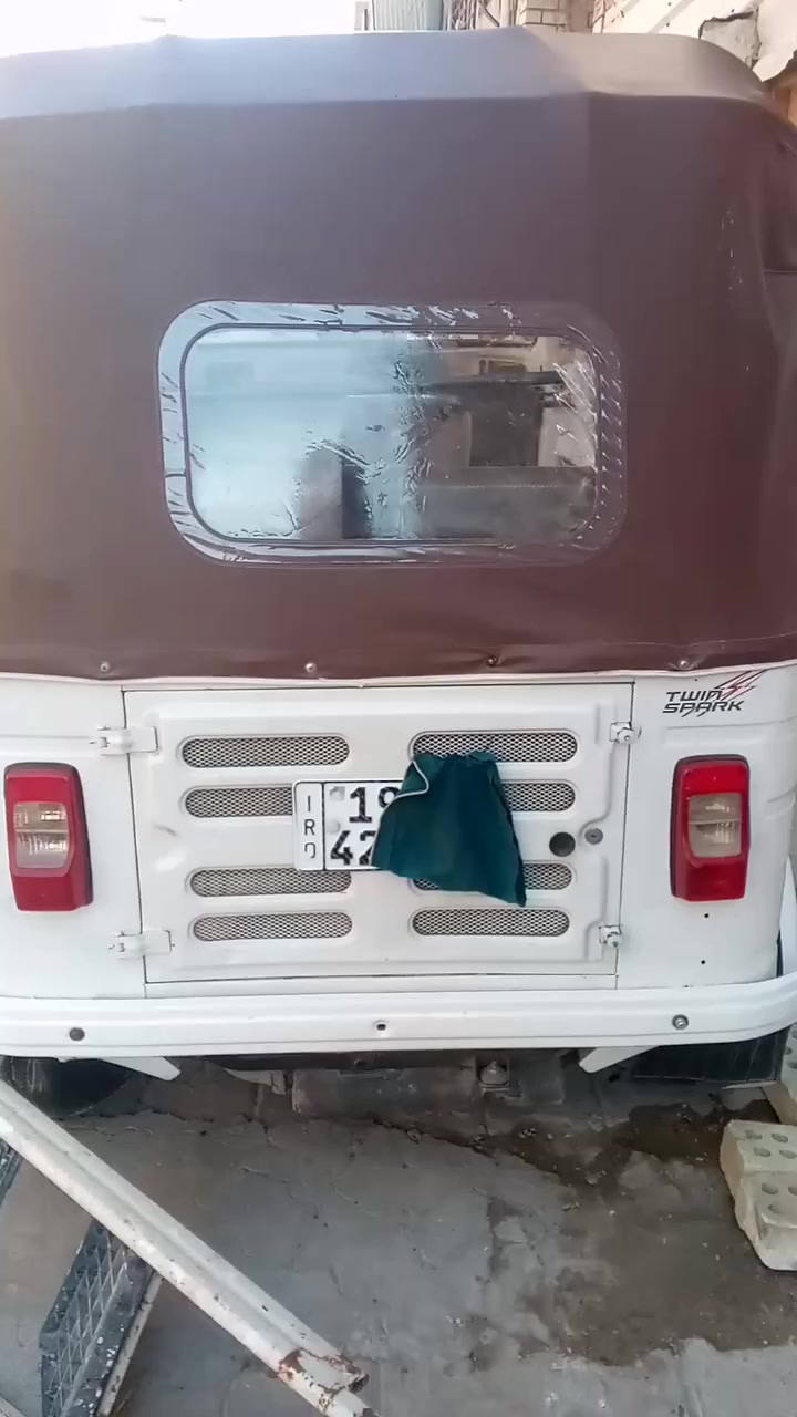 بسم الله الرحمن الرحيم
تكتك موديل 2020 شهر 11 مرقمة كربلاء مع سنوية سكن بغداد الحرية معمرة شغلات بسيطة السعر 7مليون وبي مجال للاستفسار الاتصال على الرقم *********** رجاءا بدون مراسلة بس مخابرة
