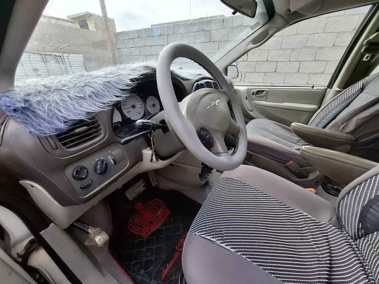 السلام عليكم اخوان
للبيع كرفان كلايسلر تاون كاونتري. ٧ راكب كشنات سياحي بلع  موديل ٢٠٠٧  قطعة تبريد وحدة  . يحتاج ربط فقط غراضة كاملة 
سيارة بيها ملاحظات بسيطة وتلكيطات خياسات بجاملغات 
سيارة مكفولة ضرر فقط باب سلايت جهة اليمين. صدر ٧٠ بلمية 
مكان بغداد   هزة جديدة لل ١١. ٢٠٢٦  وسنوية لغاية ٢٠٢٨ سعر ٧٣ وبيها مجال للشراي   ***********  _ ***********
