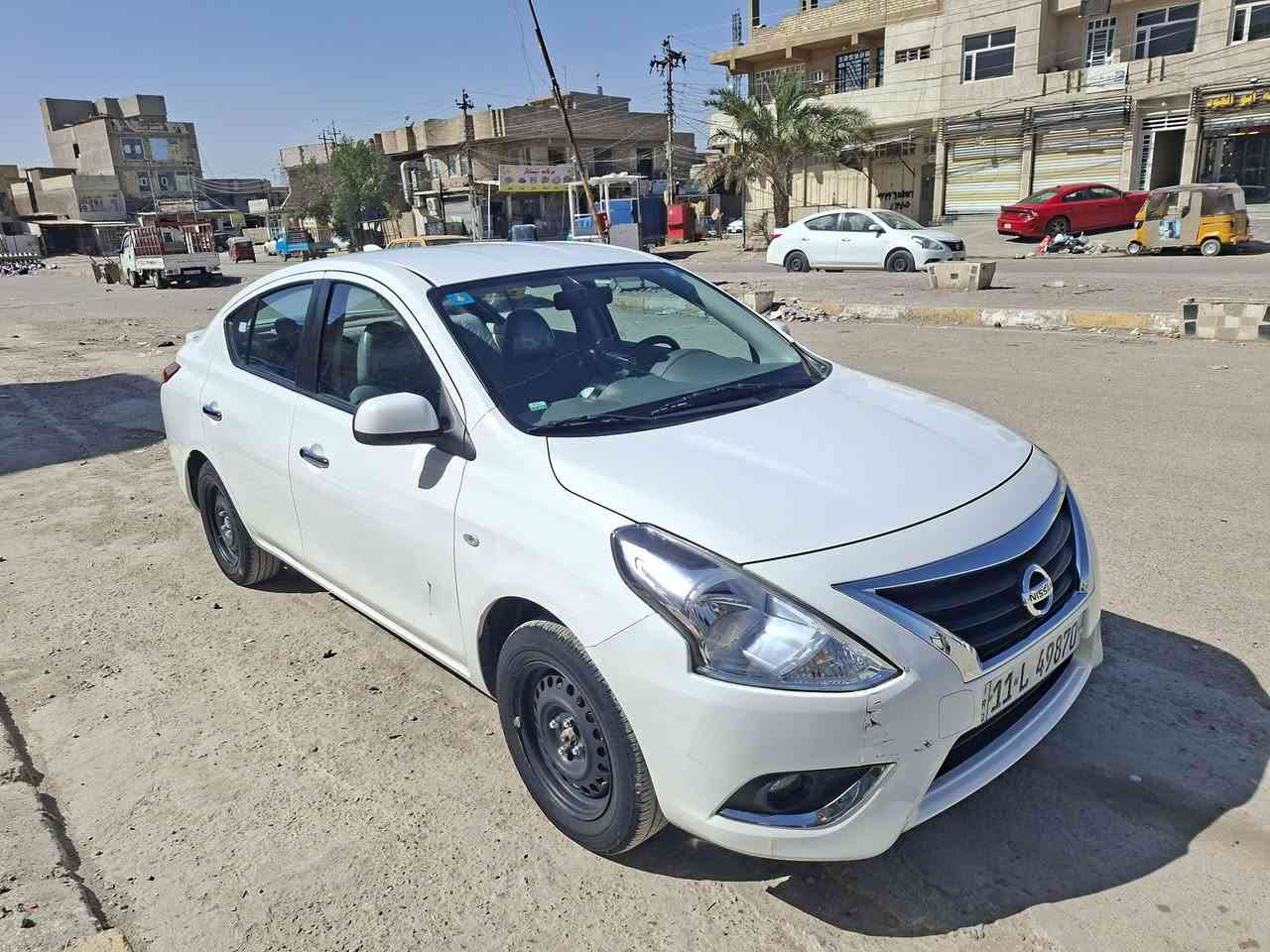 السلام عليكم
سني هندي ٢٤ 
نظيفة بدون صبغ بارد فقط بالباب شوية و الجاملغ بسيط
ماشية ٦٥ 
السيارة جاهزة
باسمي 
***********
