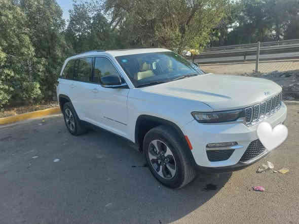 يالله...
جيب هايبرد 2024 لمتد بلگ إن 4xe
(  بانزين هايبرد هجين )

وارد امريكي 
ضرر  چامرلغ ايمن فقط 

رقم بغداد بإسمي تحويل مباشر 

عداد المسافة المقطوعة ٣٣ الف

المواصفا ت:-

محرك 2000 تيربو
تشغيل عن بعد 
بصمه ابواب وتشغيل 
سقف بانوراما 
مقاعد جلد لون بيجي مميز
كير ماوس 
كشنات تدفئه وكهرباء 
3 شاشات 
منزل بيها خرائط ومعربة
كامرة خلفية
درايف مود 3 وضعيات قيادة
جنطة كهرباء 
حساسات مري 
لد امامي خلفي 
حساسات خلفيه
نظام منحدرات 
رقم مميز
رقم بغداد انكليزي باسمي شرط تحويل 
وبعد بيها هواية مواصفات

السعر 355 $$
للاستفسار الاتصال ***********

📍عنواني بغداد الغدير
