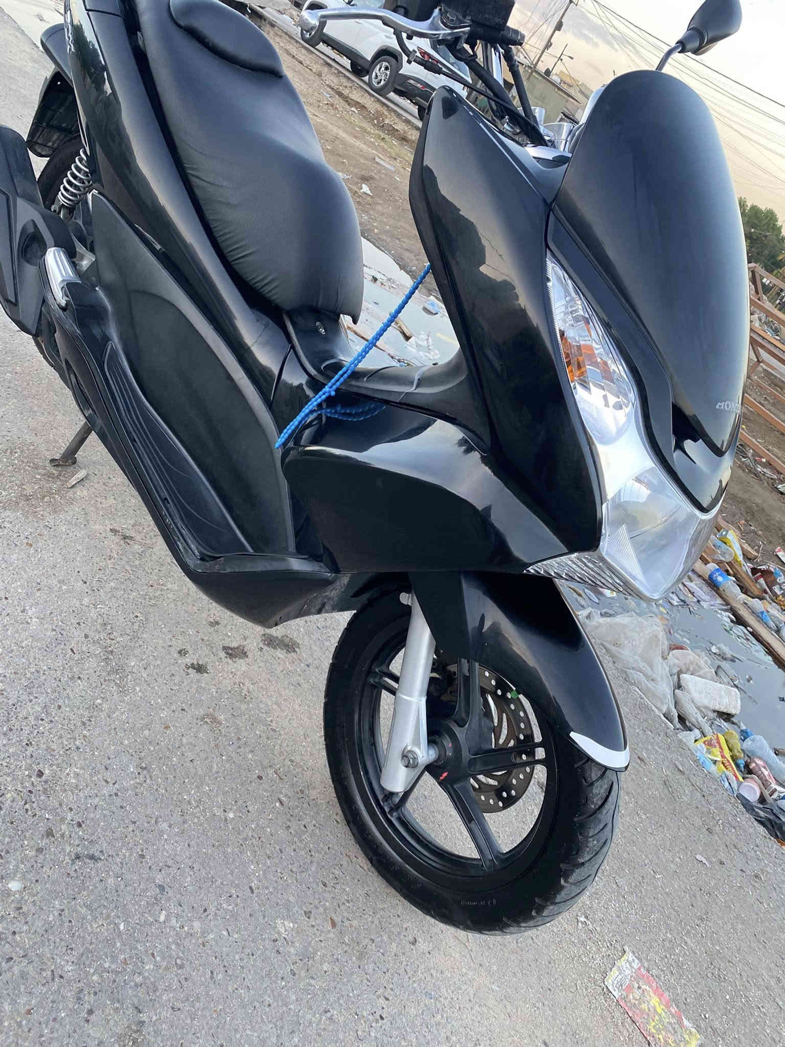 سلام عليكم 
Pcx جيل اول 
ياباني مكينه 125 (jf)
كفاله عامه كفر ومكينه دراجه بالكارتون 
مستخدمه شي قليل 
مال رنبه ماشيه 21 ✅
دراجه مكفوله من الشخط تجي وشوف 👍
العنوان بغداد الرأسه شارع عشرين 
السعر 1750 
***********
