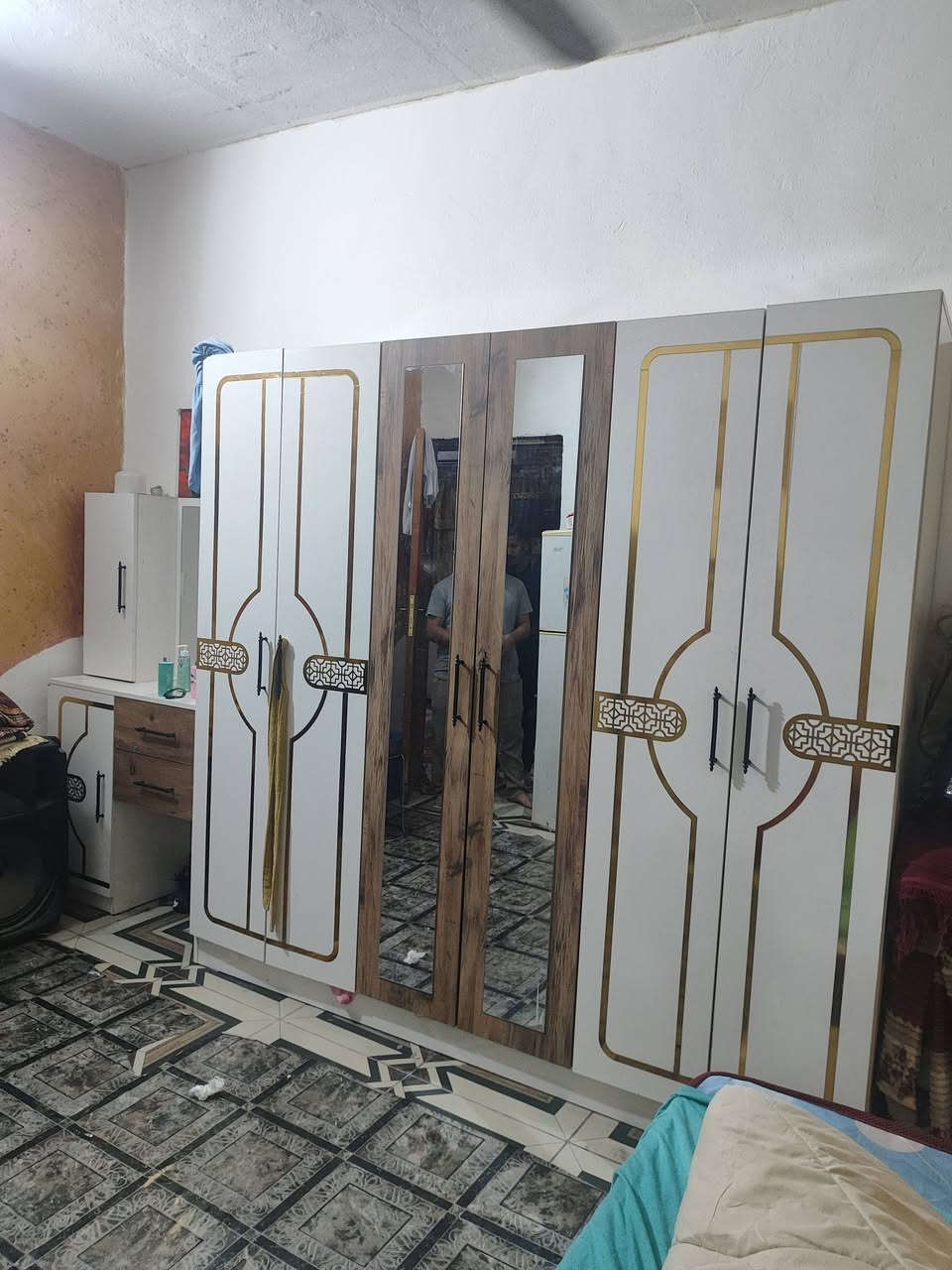 السلام عليكم
غرفه تركيه مستعملة ونظيفة 
 5 قطع 
سعرها. 400 وبيها مجال.... 
  استفسار اكثر 
واتساب***********

عنواني البصرة ابو الخصيب
