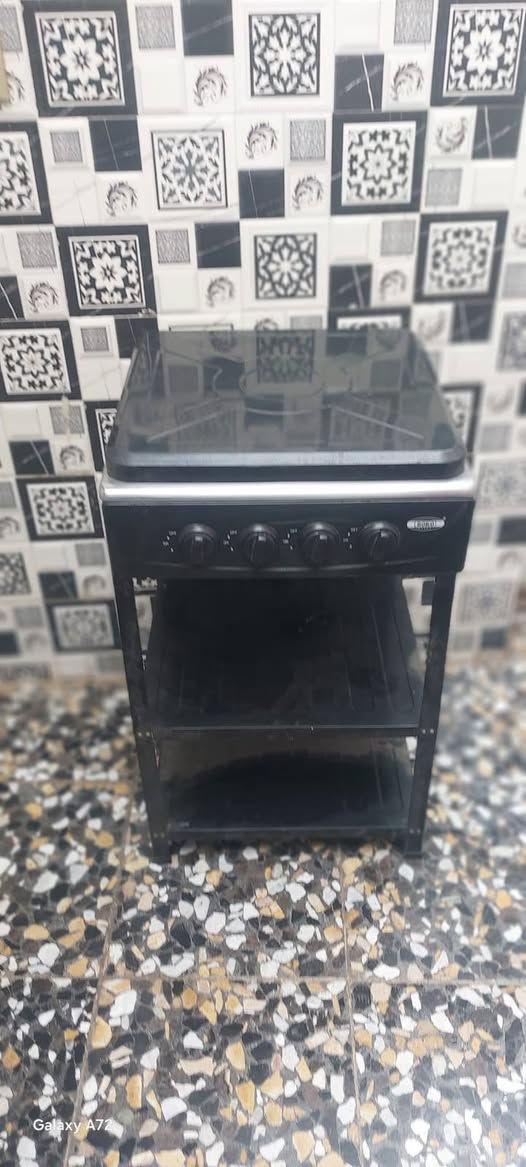 السلام عليكم اغراض بيت للبيع نظافه فول تخم ديؤان11مقعد ميز مكتب عدد 2كاملات طباخ كراسي عدد6طبلات عدد 9وطبلات خشب عدد2كاونتر مرمر قطعه 1بغداد مدينة الصدر ***********
