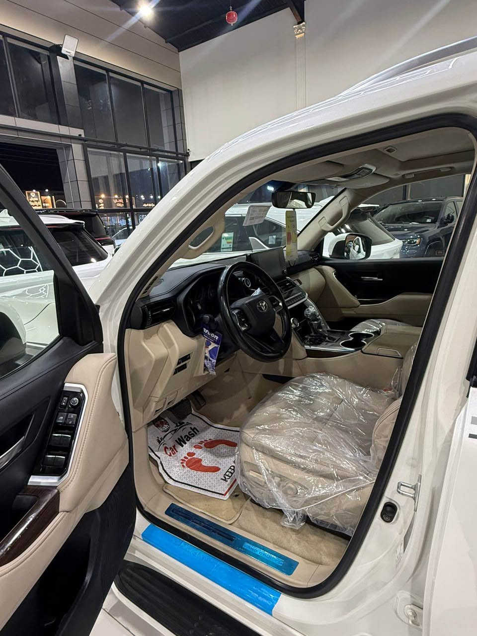 السلام عليكم 
لاندكروز مديل 2022
تنفس طبيعي رقم اربيل تحويل وكالة
سياره كفالة ماشية 56
مغلفة نانو 
موصفات الاندكروز GXR معروفة
السعر 605
وبيها مجال 
مكان سياره بصرة قبلة
*********** البصرة, العراق
