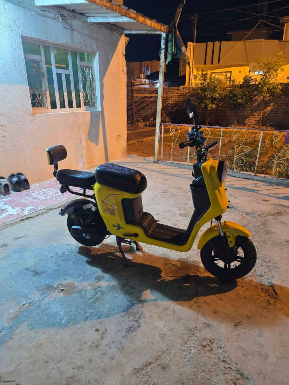 سلام عليكم دراجه للبيع نوع (ار تسعه) الدراجه فول مواصفات المكان واسط قضاء[ الزبيديه] والسعر [400]وبيها مجال 
***********
