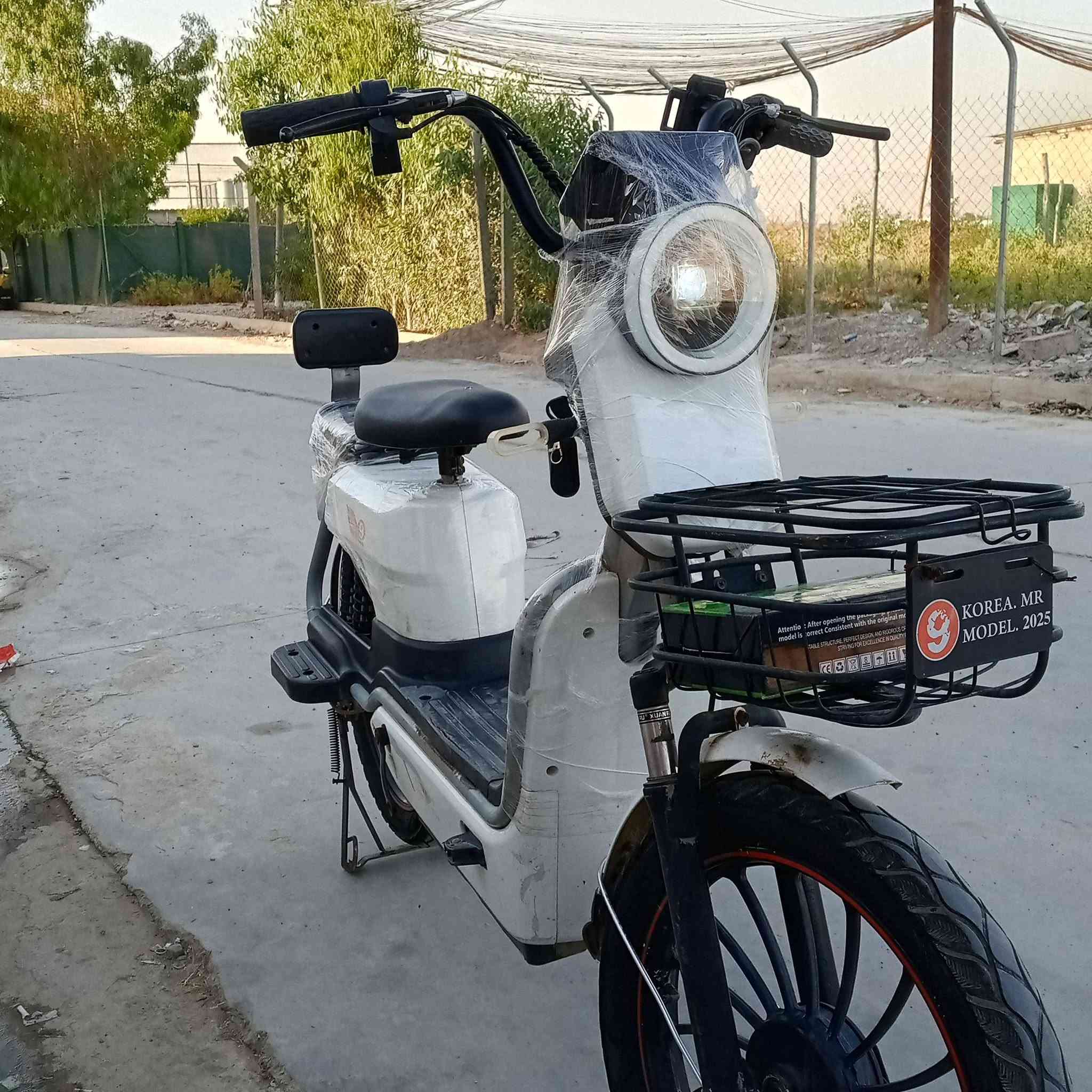 للبيع سعر 225الف وبيه مجال للشراي
بطاريات🔋تقره بين 8وا ال10 كلو شغال 
مكاني موصل ايسر حي القدس 
تيرات جدد بصمه عن بعد ديجي بلوتوث أشاير شغاله ضو ماطور اخو الجديد معه شاحنه جديد ام ال30الف


**إذا كنت صاحب هذا الإعلان وتريد حذفه لأي سبب، رجاءا أرسل رسالة إلى الدعم الفني**