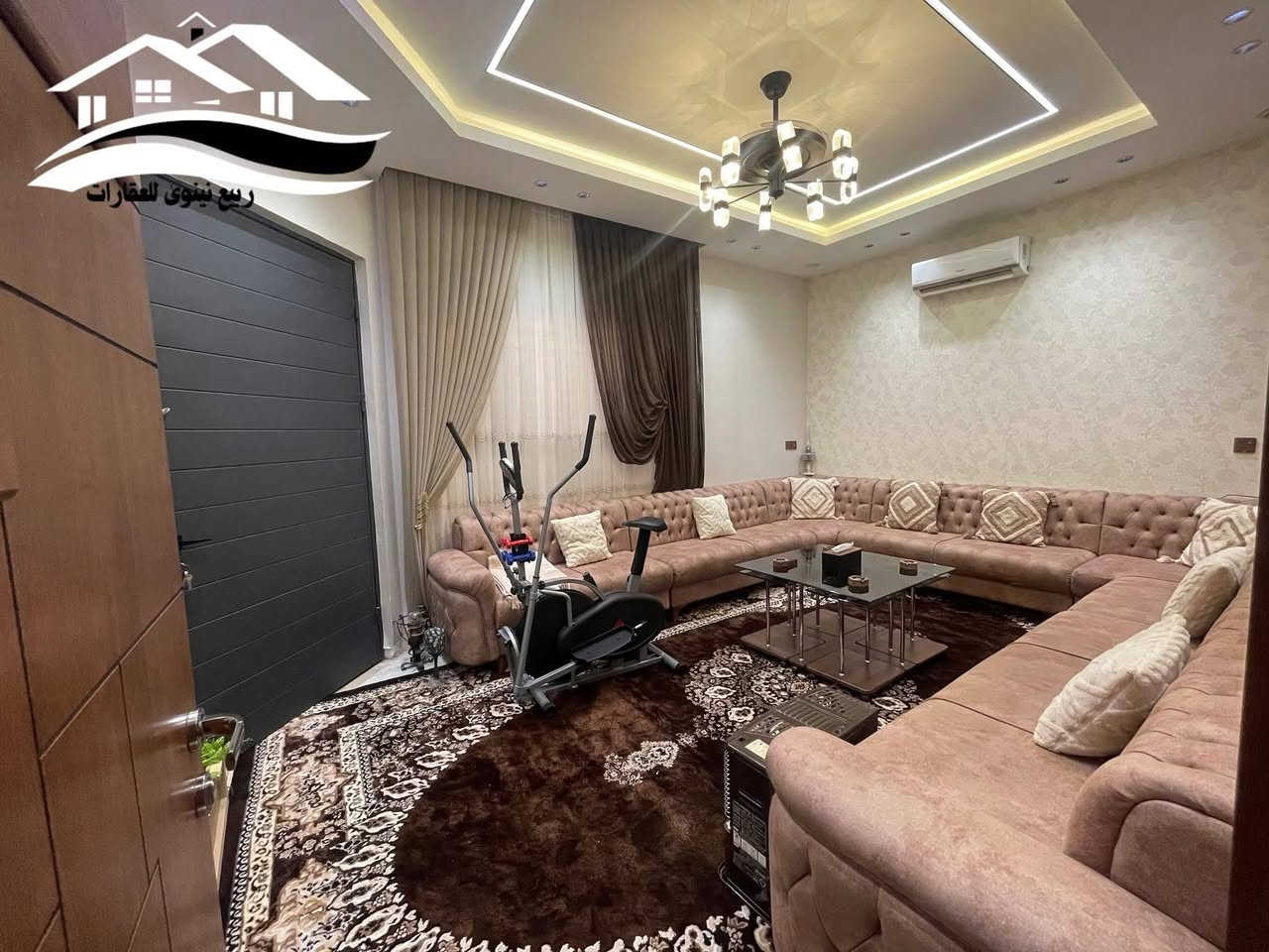 دار للبيع _ الملايين الاولى _خلف الكمرك مباشر
📐 المساحة 170م الواجهة 10م
🔷استقبال هول مطبخ 6 غرف نوم صحيات داخليه وخارجيه
✨ بناء راقي وحديث

📞 *********** – *********** – *********** – ***********
مكتب #ربيع_نينوى_للعقارات 
مقابل كمرك المنطقة الشماليه _ مجاور تيم مارت
