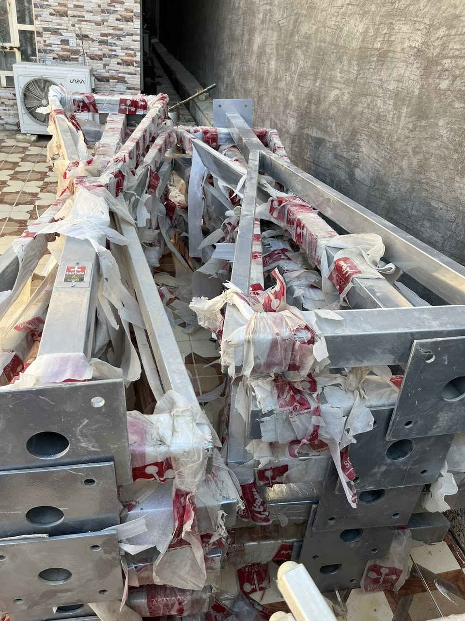 سلام عليكم عواميد كهربائيه جديده تخص المتجعات السياحيه ، والبساتين وغيروها الطلب والأستفسار علئ رقم ***********
