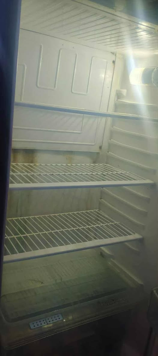 ثلاجه البيع ناصريه مركز 
200 وبيهه مجال حجم كبير


**إذا كنت صاحب هذا الإعلان وتريد حذفه لأي سبب، رجاءا أرسل رسالة إلى الدعم الفني**