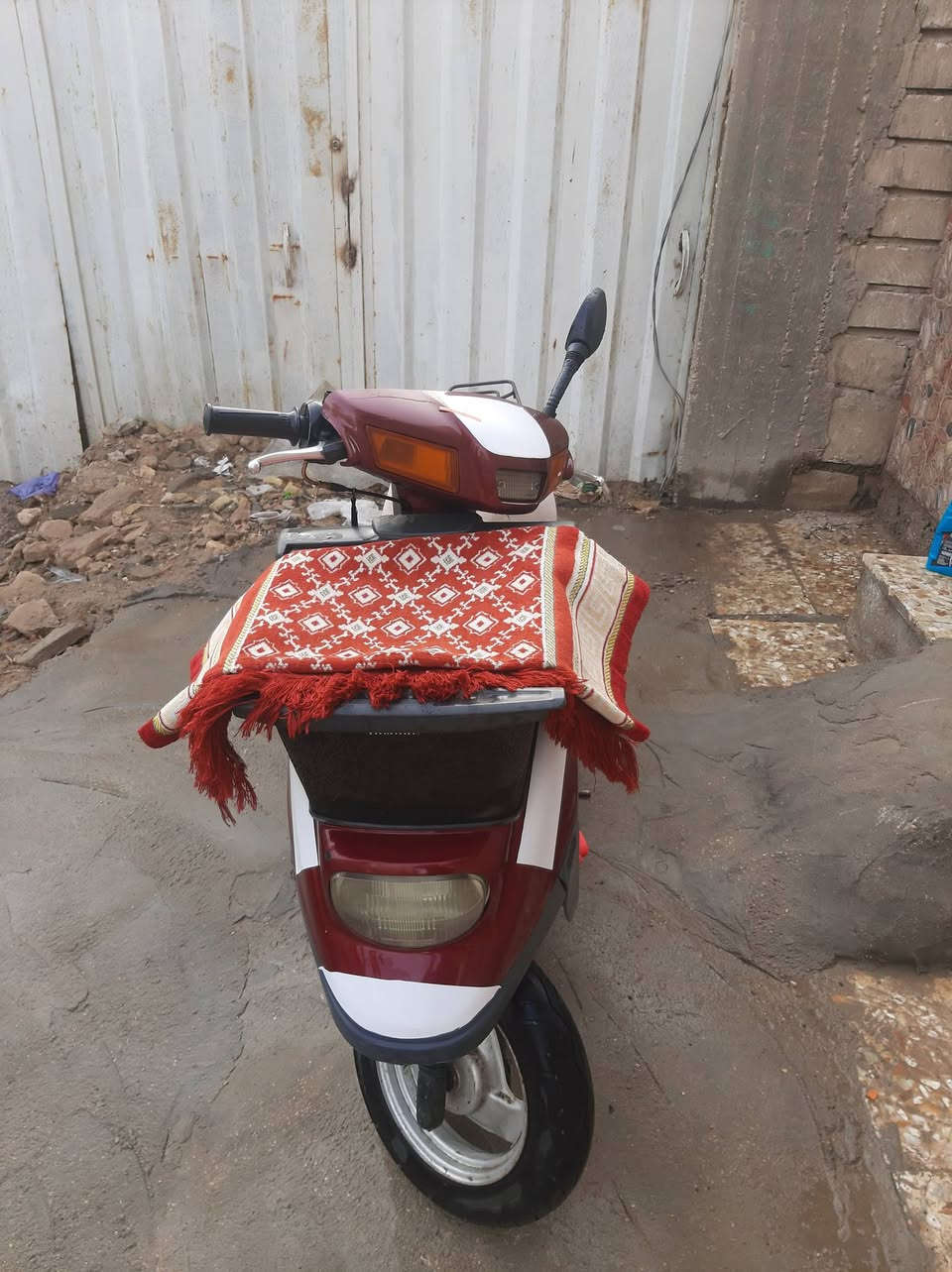 اسلام عليكم .
🧿 ماطور بزون برده (للبيع) واضح كدام العين وا بل واقع أحله الماطور . كلو شغال كهربائيات كلها شغاله  اشاير بك لايت حساس دهن 
 + كيج  لايت زينون الماطور  بلادي على وضع الشركه شرط ( شاصي والمكينه ) الماطور اذا ما شلعه وا معدل  يرجع وا قطاره بنزين ما يصرف ابد الماطور ما تصرف ربع عليه بس دهن وا بنزينن برده (للبيع) واضح كدام العين وا بل واقع أحله ا [ السعر ٥٠٠ وبي مجال ]


**إذا كنت صاحب هذا الإعلان وتريد حذفه لأي سبب، رجاءا أرسل رسالة إلى الدعم الفني**