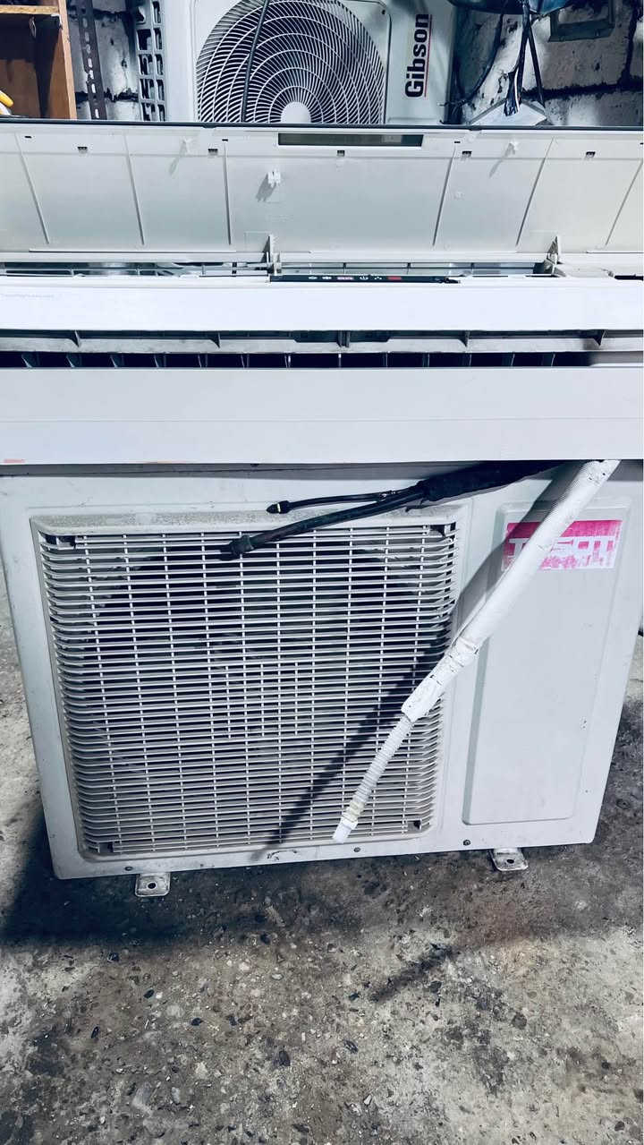 سلام عليكم سبّلت البيع نضافته 90 بالميه سعره 300 وبيه مجال العلوان البصره حي الأصدقاء الاستفسار على رقم *********** البصرة, العراق
