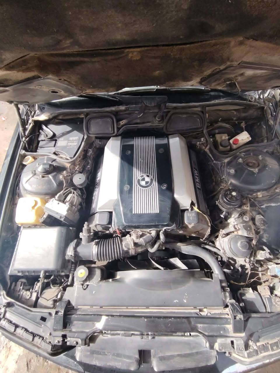 السلام عليكم سياره بي ام 744
موديل 96
للبيع 
السعر 75وبيه مجال بصيط 
محرك وكير مكفول رقم 
***********
