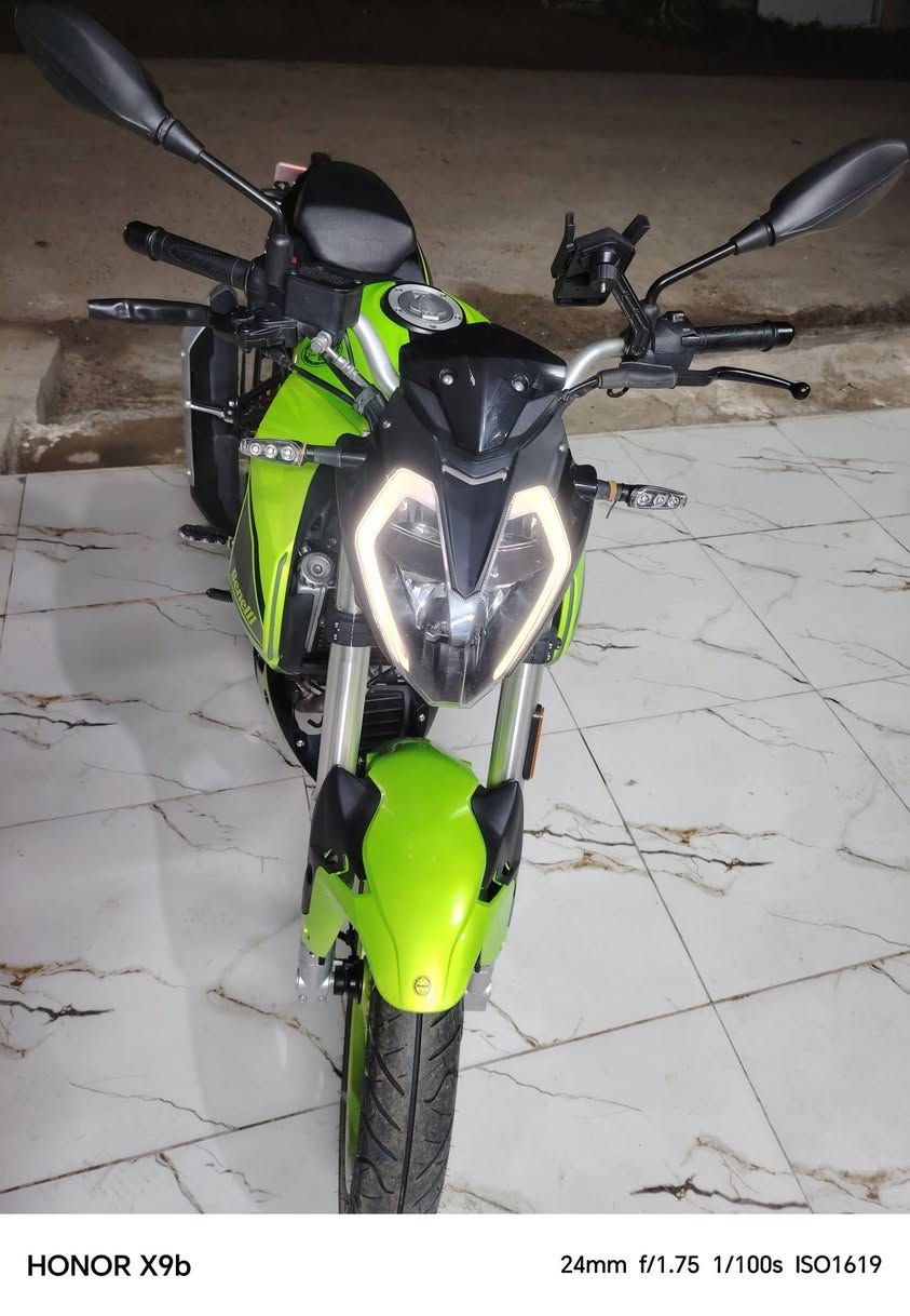 سلام عليكم شباب دراجه بنلي 180 ss موديل 2024 لايت زنون رماش كهربايات كلهه شغاله اي شي بيهه اني انجاز مرقمه كامله بسمي دراجه مكفوله كفاله شرط محرك شاصي اي شي بيهه كلي بيهه هاذ العيب فطر بصيط بل جاملغ لمامي بس الباقي كفاله عامه سعر 3،700 / ثلاث ملاين وسبعميه قفل اتصل واني خادم  ***********
