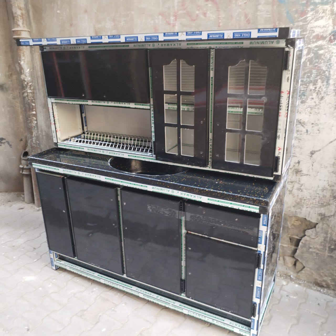 السلام  عليكم يوجد لدينا كاونترات حسب الالوان والقياسات وفصالات وحسب الطلب ولدينا توصيل مجاني داخل بغداد والاستفسار على الرقم ***********  الاتصال على الخاص
