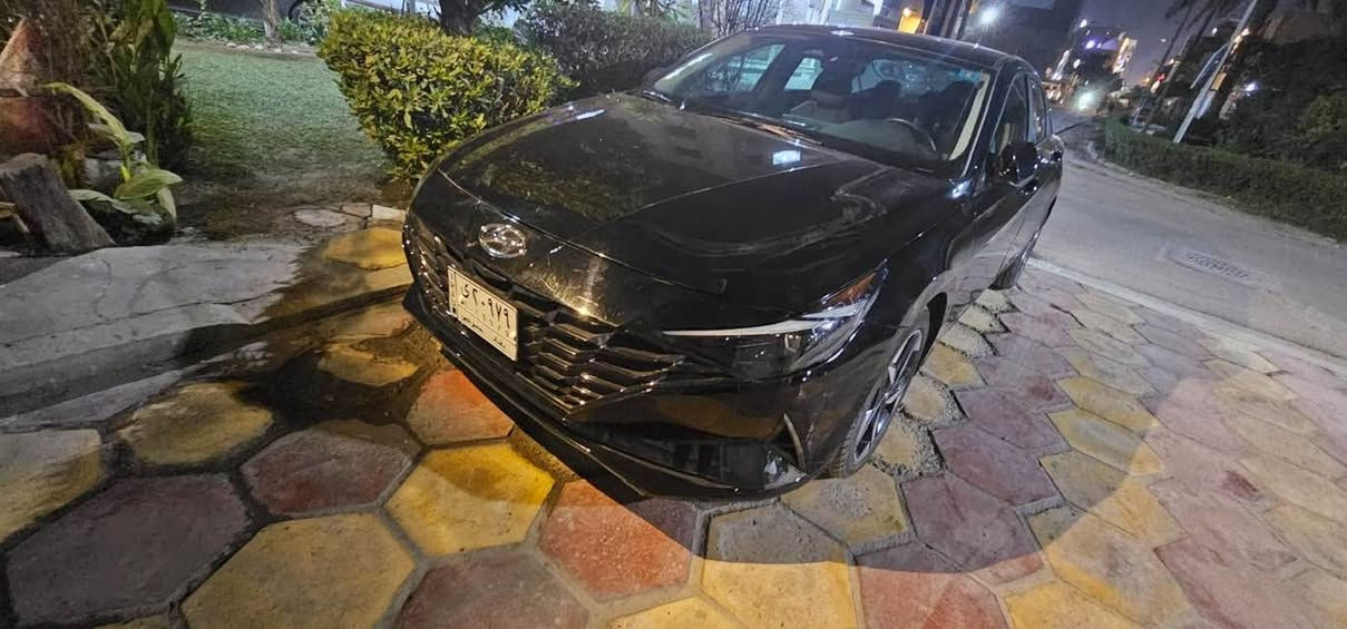 سلام عليكم 
النترا هايبرد موديل 2023 
رقم بغداد وارد امريكي 
بدون ايرباك بدون دواخل بدون دواخل 
العداد :46. الف كيلو متر 
هايبرد 
شاشة كبيرة 
كاربلي اندرويد اوتو
داخل ليد متغير  
كيجات شاشة متغيره 
اوتو هولد 
هاند بريك كهرباء
تدفئة وتبريد كشنات 
تبريد قطعة للسايق وقطعة للركاب 
٣ انظمة قيادة 
سبورت
ايكو 
نورمال 
نقاط عمياء 
رادار 
مانع اصطدام 
سمارت كروس كونترول قيادة ذاتيه على الخطوط ( مع تحريك الستيرن )
نظام تحديد مسار 
تشغيل عن بعد 
بصمة ابواب 
سستم سماعات BOSE
كشنات كهرباء 
سياره ماشالله عليها مناقصها شي 
عنوان بغداد 
*********** 
سياره رايدها 158$ وبيها مجال بسيط
