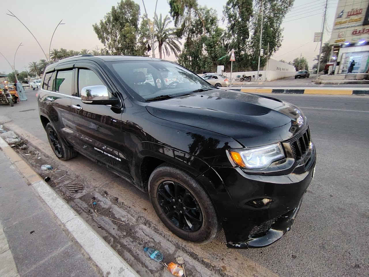للبيع مراوس جيب خليجي فول  موديل 2014
السياره جديده  بيه قطعتين ونص صبغ كفاله من دواخل
رقم بغداد باسمي 

السعر      للتواصل ى رقم الهاتف *********** غير متواجد على الفيس
