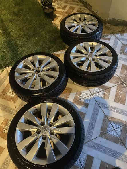 ويل سيراتو حجم ١٧ للبيع 
السعر ٢٥٠ مكاني نجف 
***********
