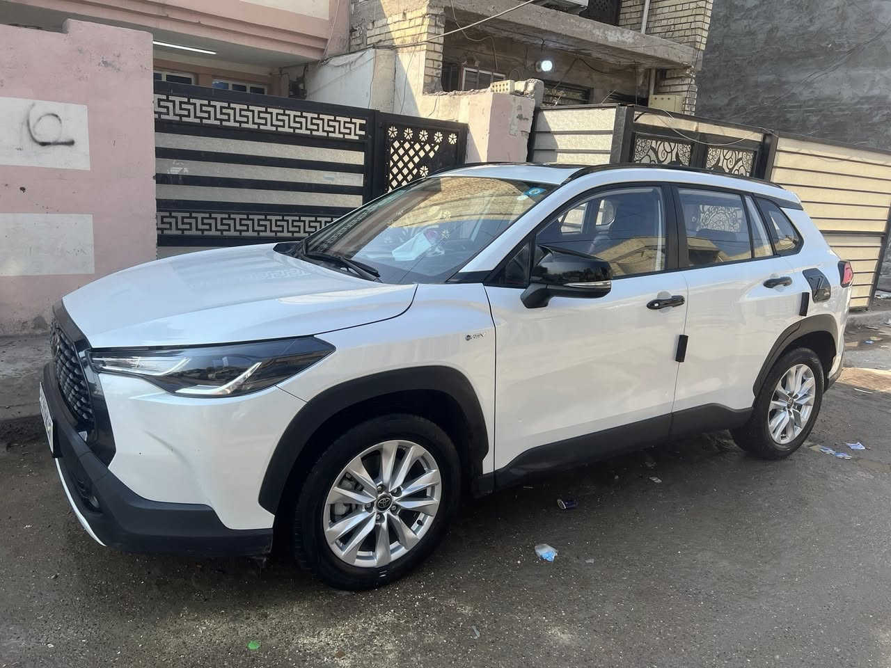 تويوتا كورلا كروس خليجي هايبرد 2024  رقم بغداد
جديده جدا بدون ضربه او صبغ او بارد كفاله 
 حساسات
فتحه
مقاعد جلد كهرباء 
+ كشافات اماميه زنون اصليه 
+ سلايد روف
تحكم قيادة 
 بصمه تشغيل بصمتين 
وابواب نضام ترحيب عن قرب ذاتي
رادار امامي
 نضام تحديد مسار 
قياده ذاتيه
 كروس سرعه  
دفيوزر امامي 
  المكان التراث البياع  السعر  23,880مليون 
بلدولار 167 ورقه وبيها مجال بسيط
للاتصال ***********
