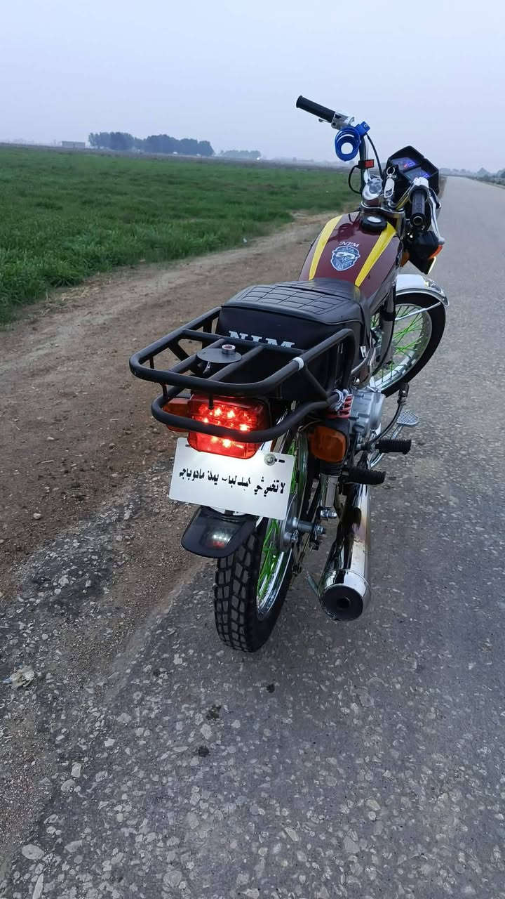 سلام عليكم دراجة للبيع نامه متياز موديل 2025زيرو دراجة مكفوله كفاله عامه وراق سكنر مكان دراجة بابل تصل على رقم الهاتف ***********
