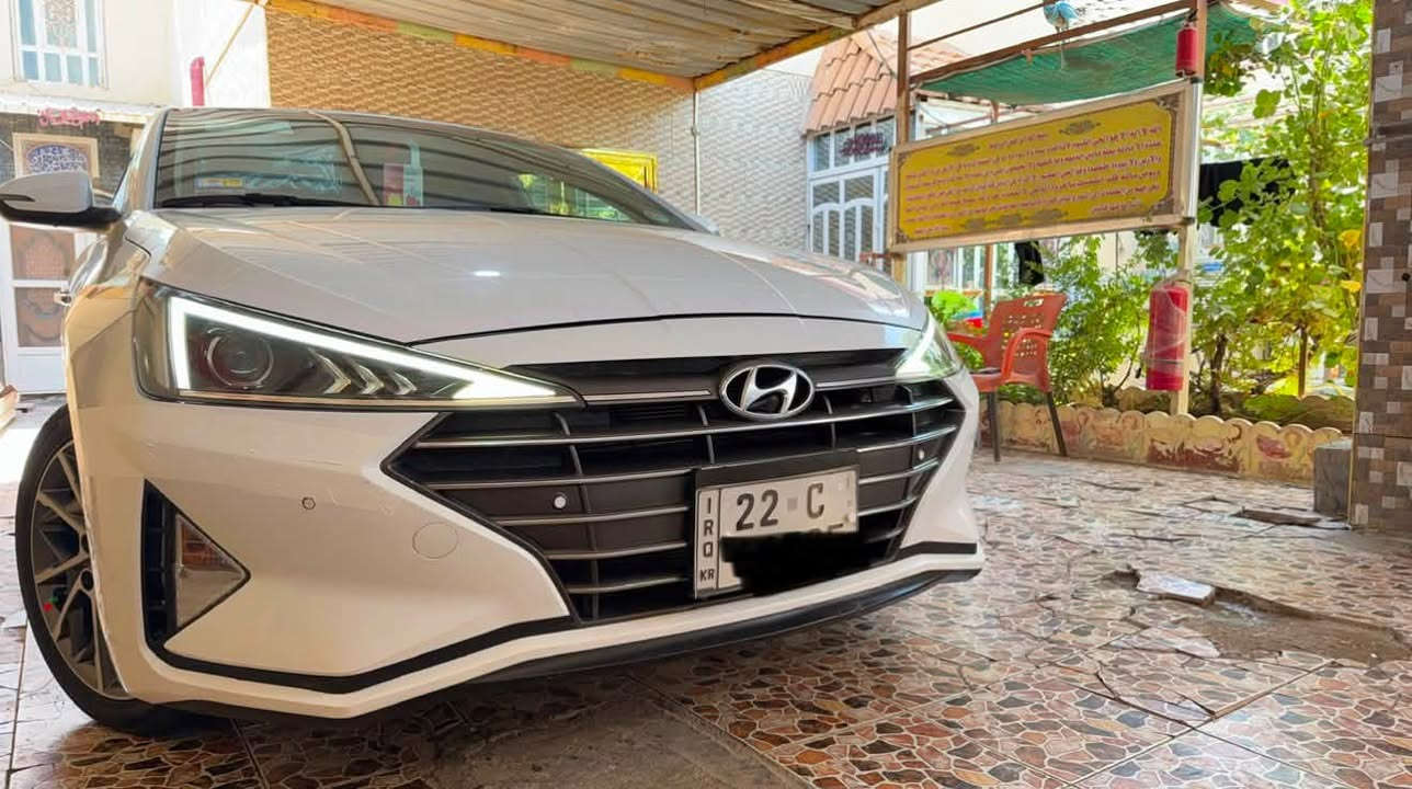 سلام عليكم حبايب قلبي ❤️
 النترا  خليجي موديل / 2020  
رقم اربيل دولي جديد  تحويل او وكاله بنفس اليوم بأسم المشتري هزه ورقم وسنويه جديده ؟    
🌺ELANTRA 🌺
لون ابيض / 🤍
فول مواصفات ١ / ١ 
بصمه تشغيل اصل + بصمه ابواب 
جنطه ذكيه عند الاقتراب 
ترحيب عند الاقتراب 
كشنات قلاب وجلد اصلي 
نيكل استيل على الابواب 
سلايد روف 
لد نهاري + تحكم بالاناره  
ويل كب عدد / 5  سبيره منازل ؟ 
كروز سرعه 
قطعتين تبريد امامي وخلفي 
كامره خلفيه دواره + كامره اماميه  
تحكم ستيرن جهتين 
مدخل (USB / AUX)
اشاير بالمري 
مري قابله للطي اوتو و شفط AUTO
الاوامر الصوتية انفنتي 
شاشة حجم كبير + ديفيدي 
يدات ابواب المنيوم 
دسك عدد / 4 
محرك 2000 دوش سوبر خليجي 
حساس امامي و خلفي بلادي 
3 انظمه قياده
( نورمال / ايكو / سبورت )
ماشيه ( ٨١ ) الف حقيقي اصل وعلى الفحص دك جرص 🛎️ من تعبر. ١٢٠ ؟  
تخم تاير جديد كوري 
كير محرك تبريد صدر حداديه كفاله عامه جديده جداً  مكفوله من جميع النواحي مابيه نقص ابد  و على الفحص 
مكفوله كفاله عامه من جميع النواحي ؟ حتى دعاميات  بيه ملاحظات بسيطه وابد ماتبين نهائياً .؟     
مكان السياره بالديوانيه 
***********
