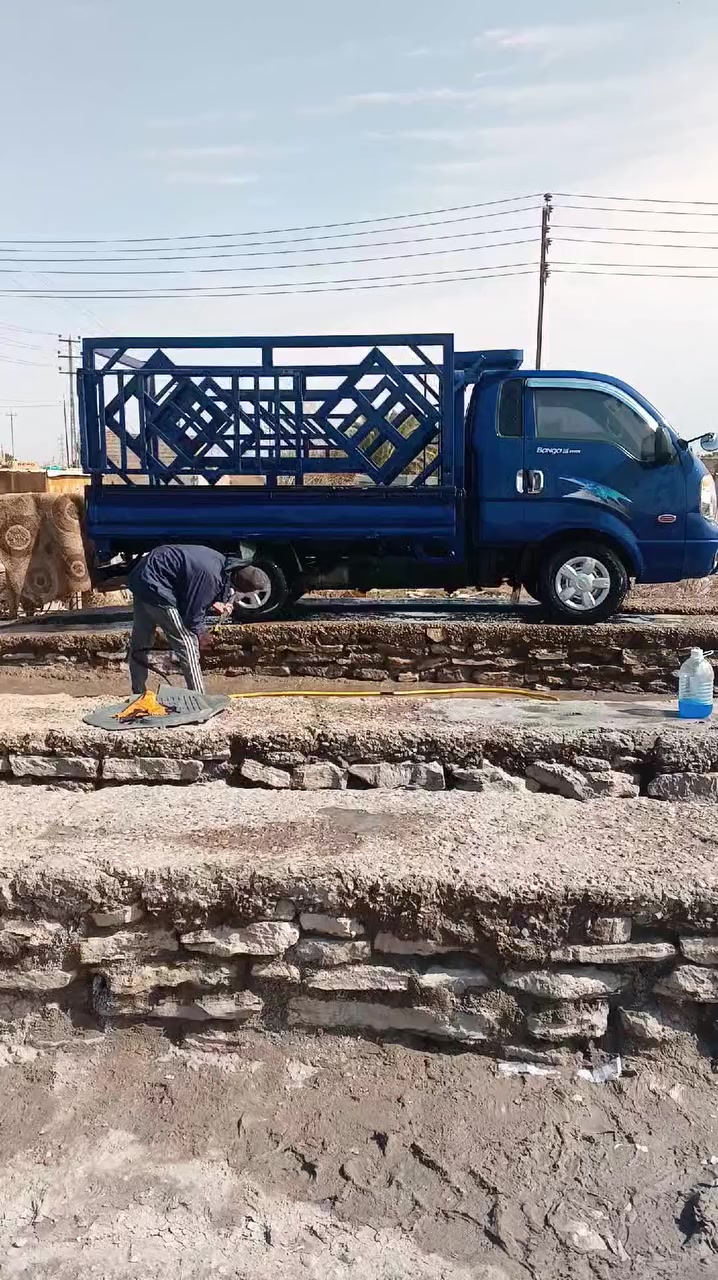 سلام عليكم سياره كيه البيع المديل 2008 رقم نكليزي مكفوله هاذه رقم ***********
