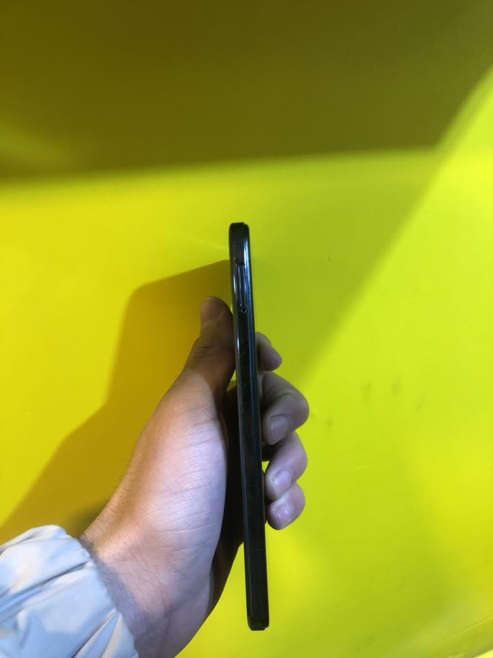 جهاز لبيع جديد صاله سبوع من مفتوح غراضه كامله زلخ مابي ذاكره 128 عشوايه ٨+٤ السعر ١٣٠وبي مجال التصال ***********
