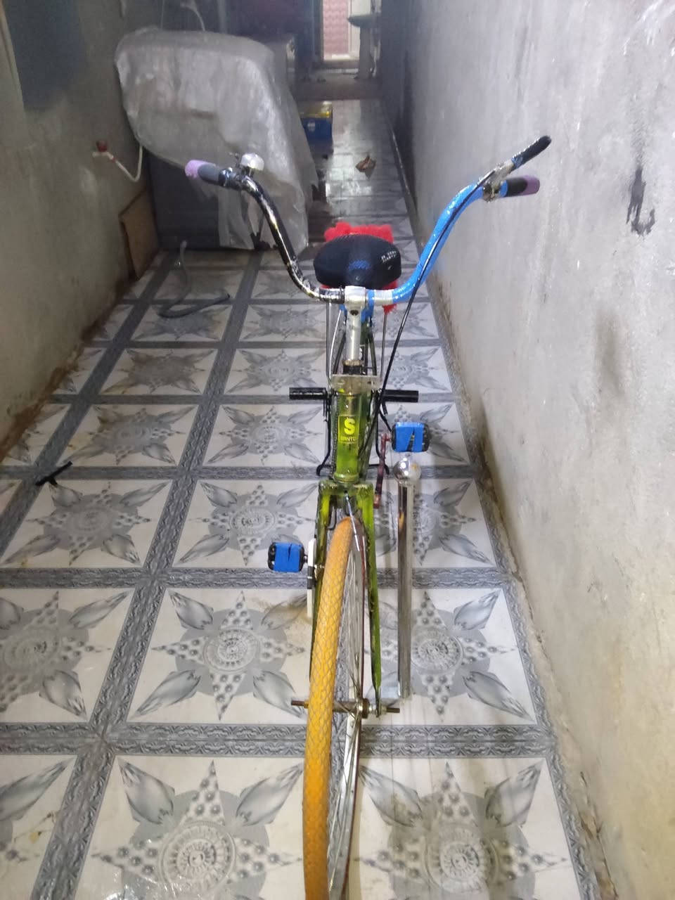 سلام عليكم الباسكل للبيع نضيف كامل كلشي ما نقص كامل هو وأغراضه مكاني كربلاء قرب مرقد الحر رقمي واتساب فقط *********** السعر 60
